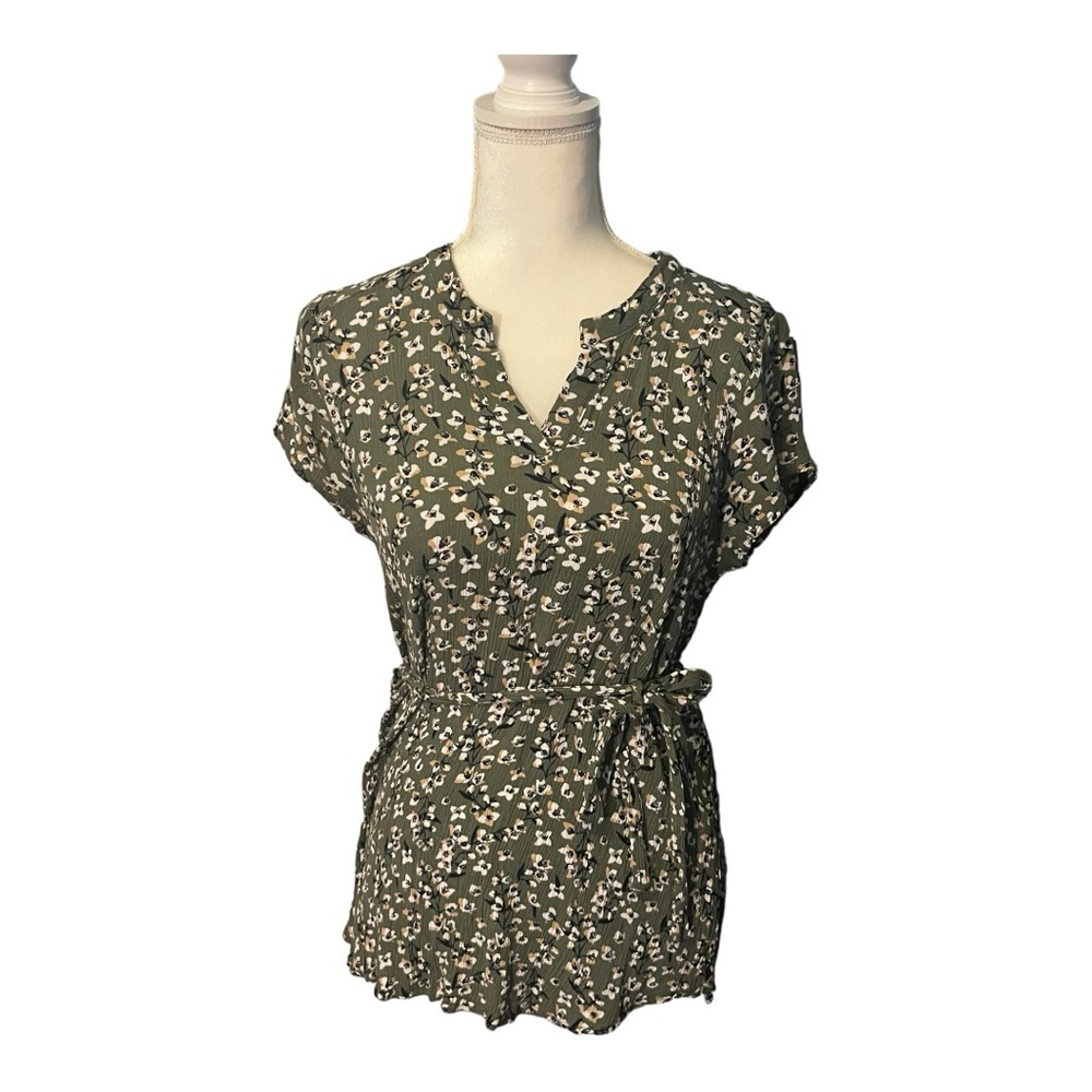STITCHFIX EXCLUSIVE! Full Moon Maternity Floral Short Sleeve Shirt